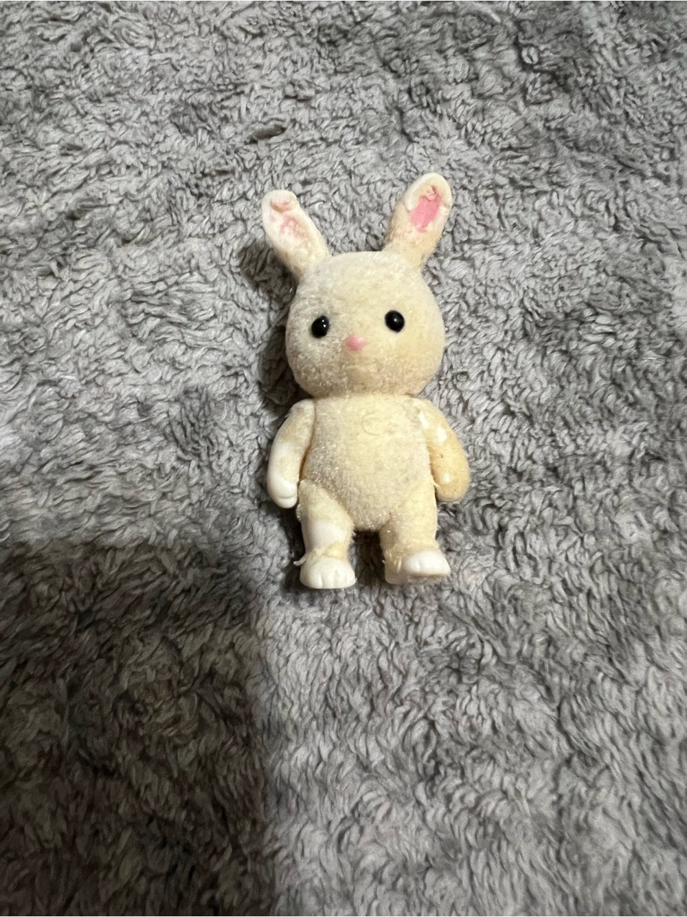 6 Sylvanian Family Calico Critters, bunnies, mouse & hedgehog. - Picture 12 of 12